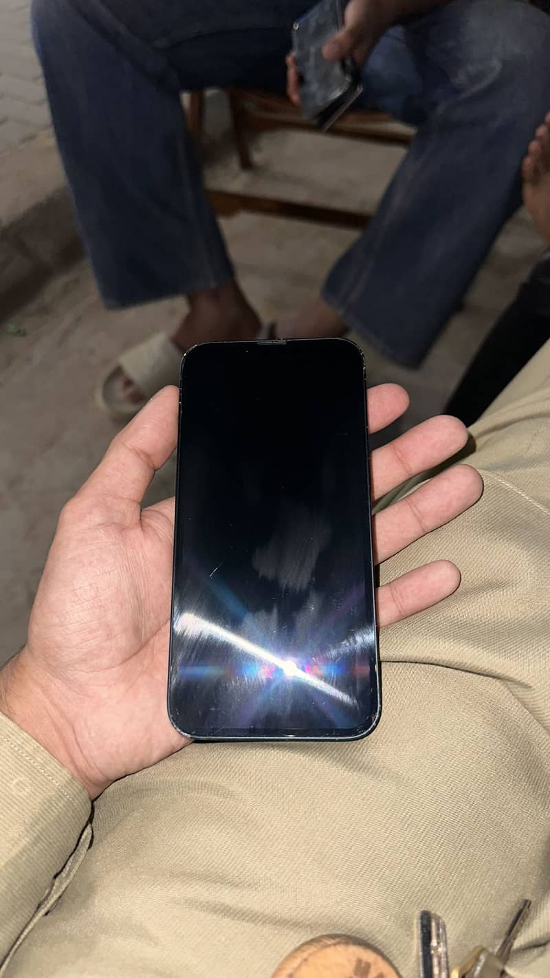 Apple iPhone 13 2