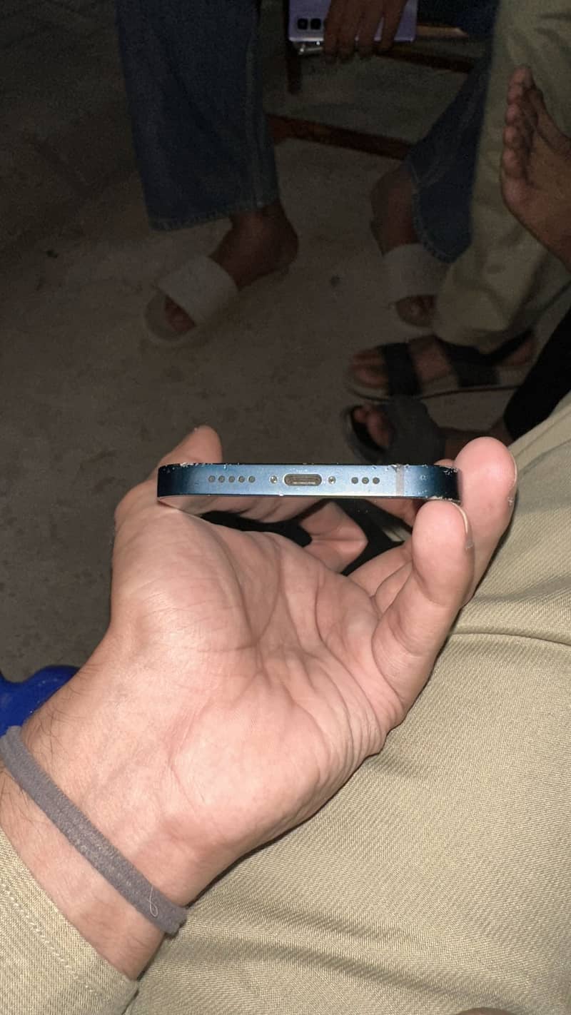 Apple iPhone 13 3