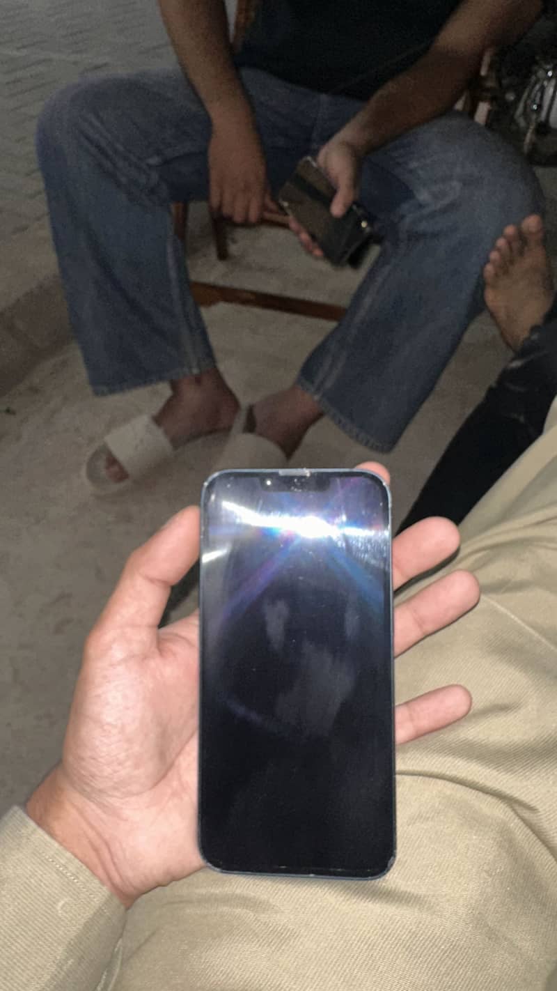 Apple iPhone 13 5