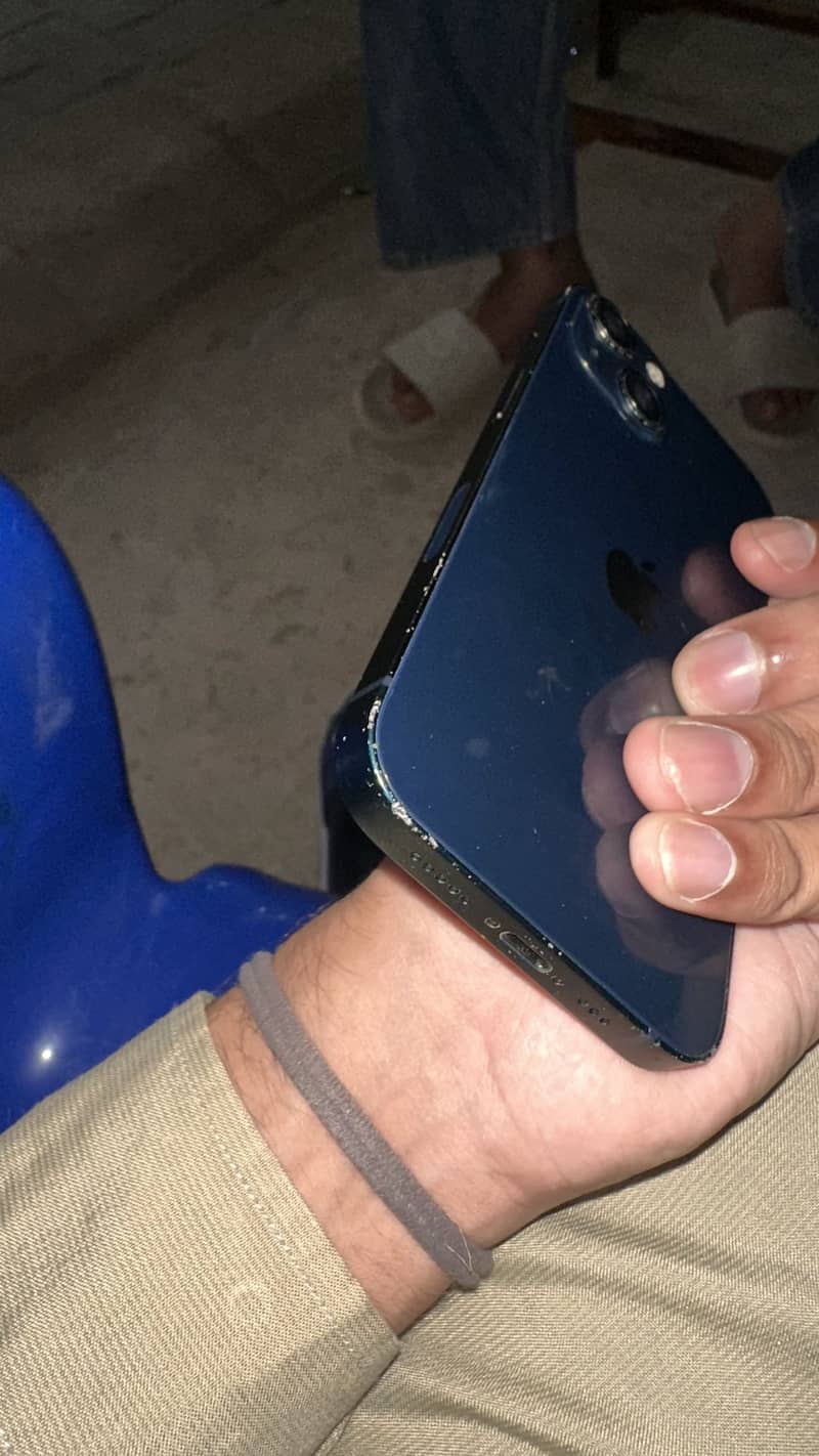 Apple iPhone 13 6