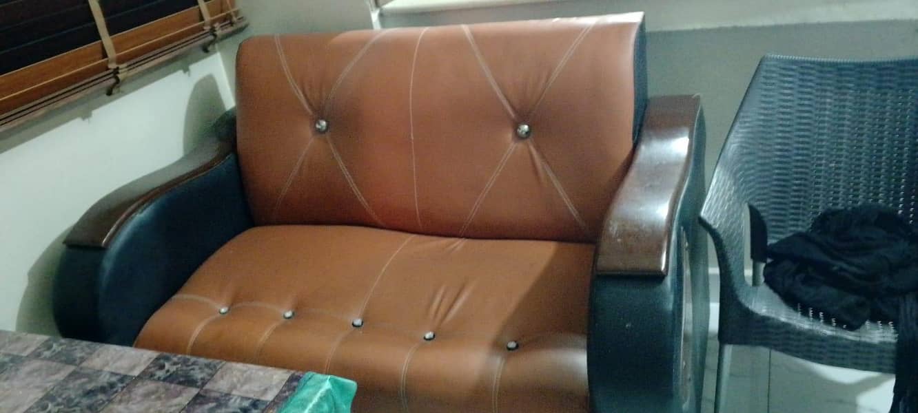 5 seaster Sofa Set 1