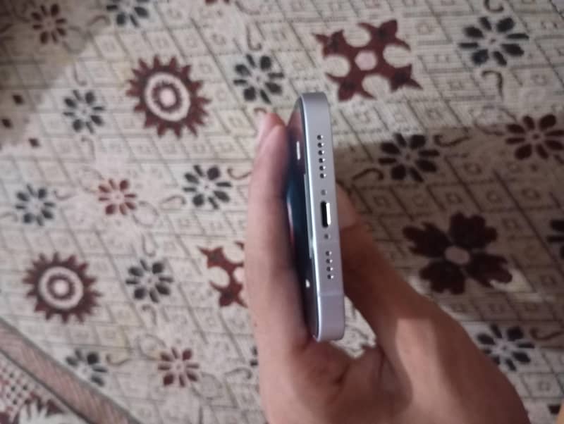 Apple iPhone 14 plus 4