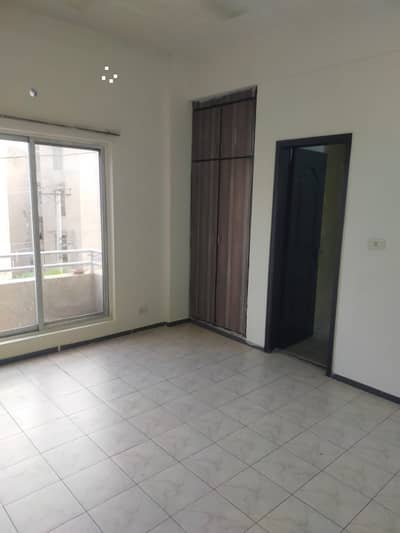 5 MARLA 2 BEDROOM APARTMENT AVAILABLE FOR RENT