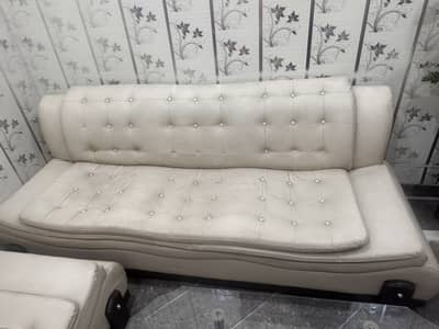 5 Seate Sofa - Mint Used