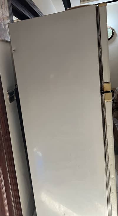 Dawlance fridge 2 door full size Full all ok working ok cooling 100%