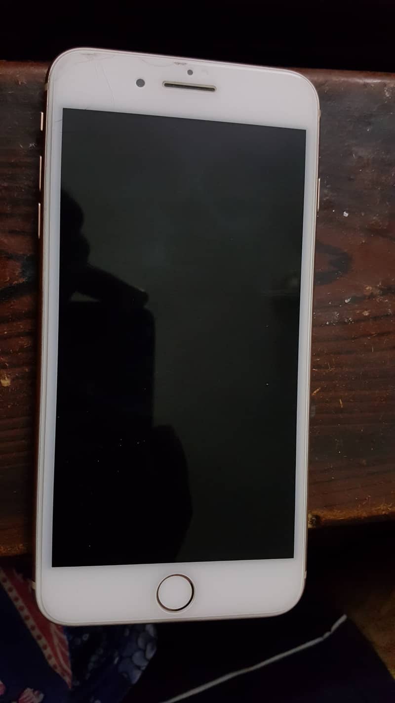 Apple iPhone 8 Plus 3