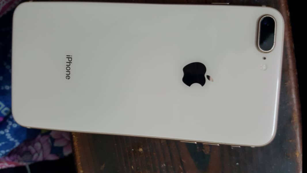 Apple iPhone 8 Plus 5