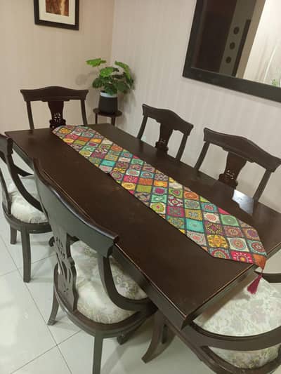 6 seater sgesham wood dinning table
