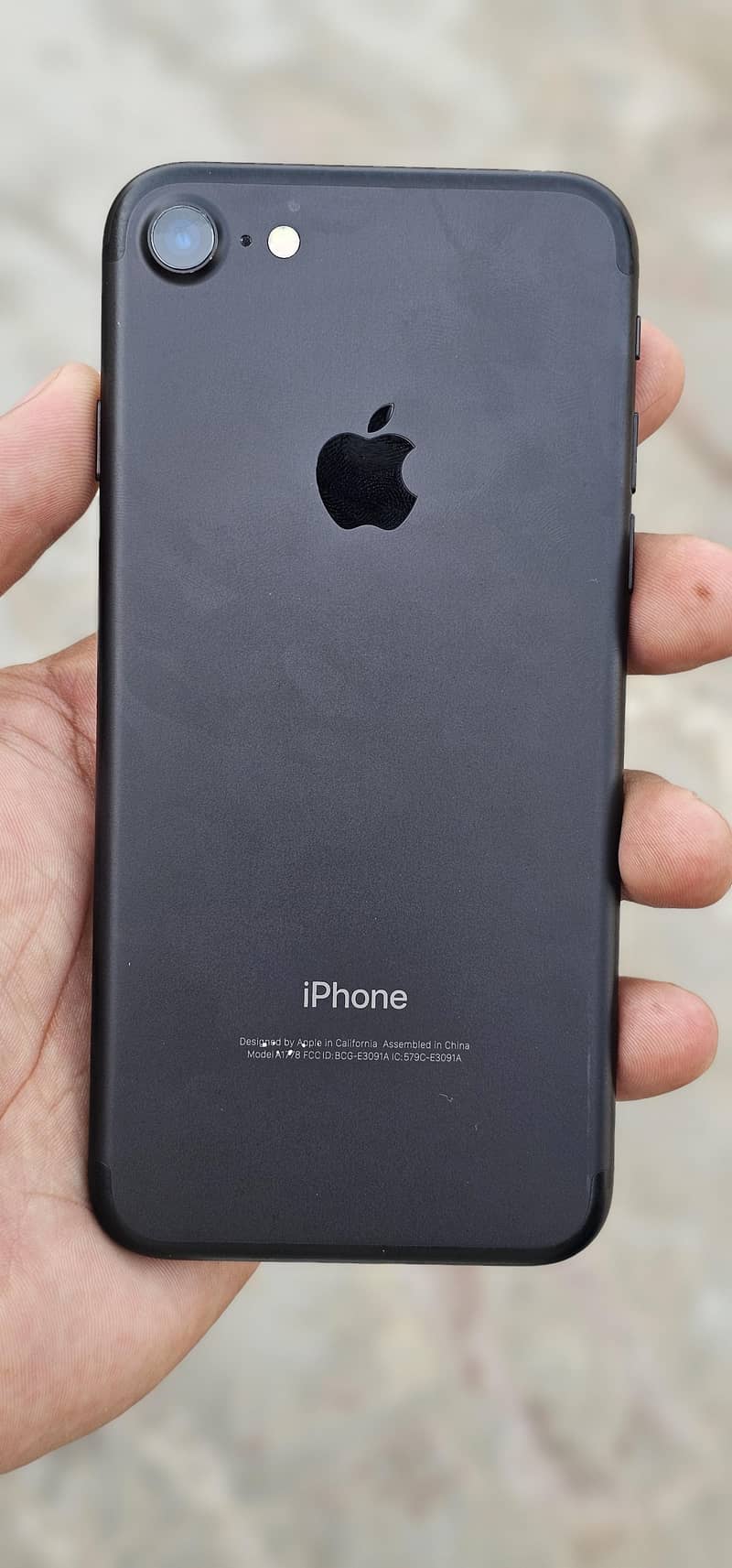 Apple iPhone 7 0