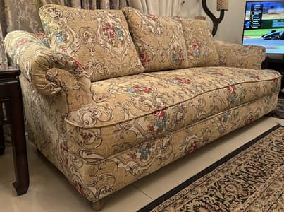 Premium Woodalo Sofa Set – Excellent Condition!