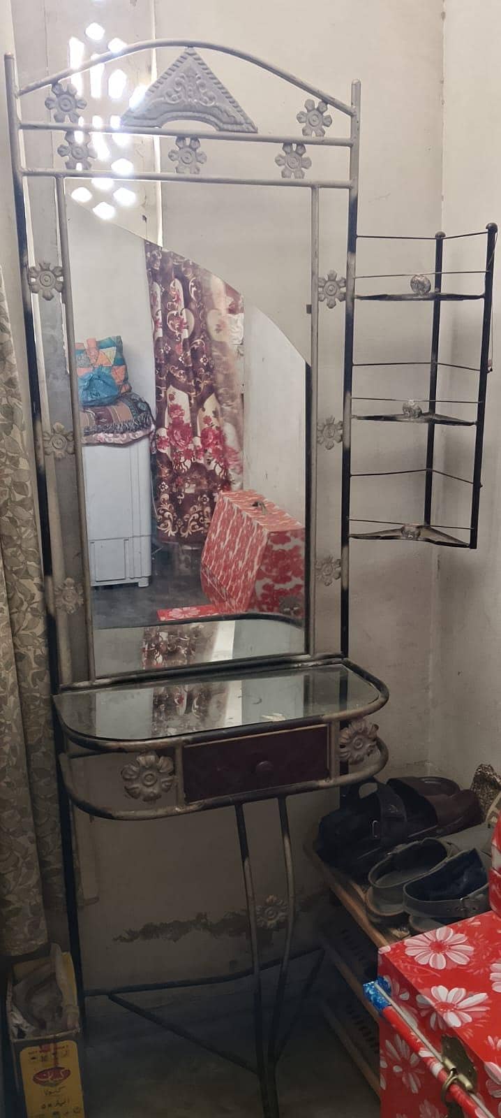 dressing table with mirror 0
