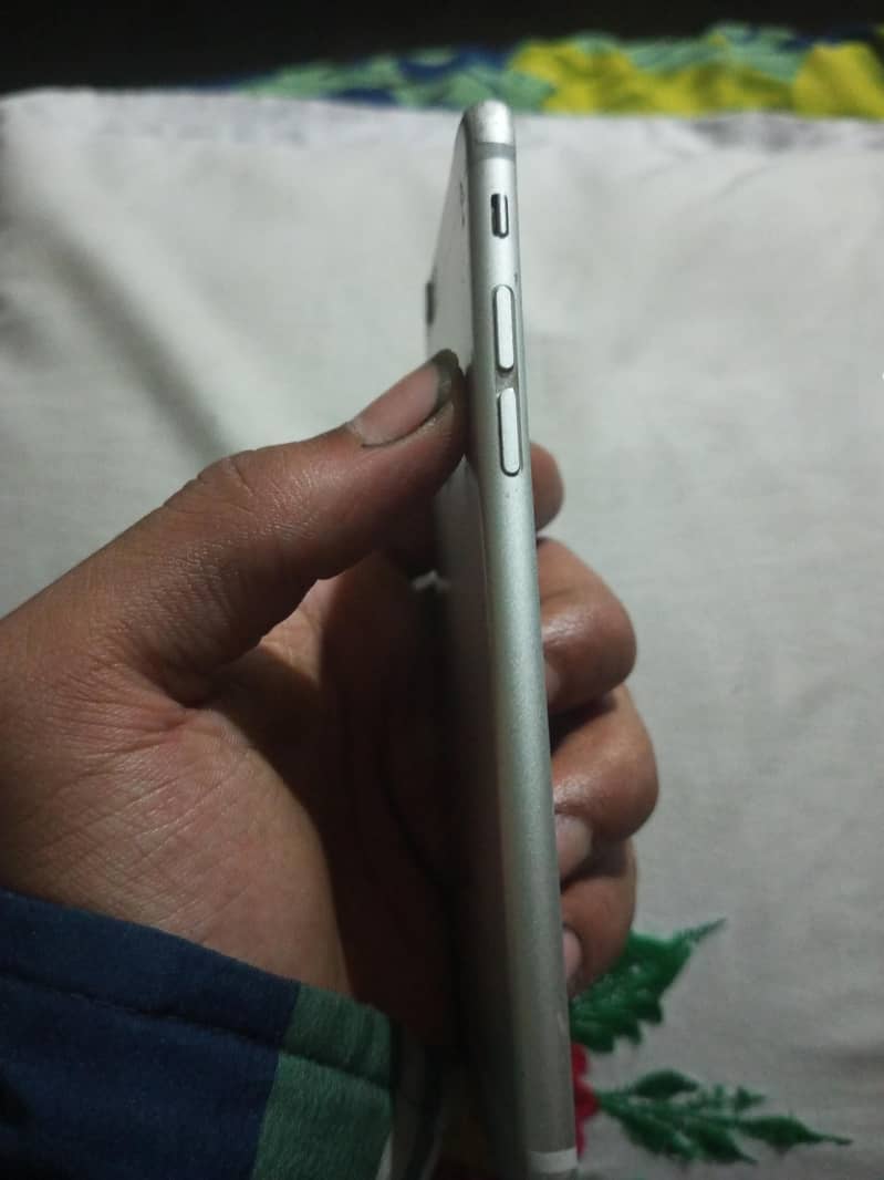 Apple iPhone 6 2