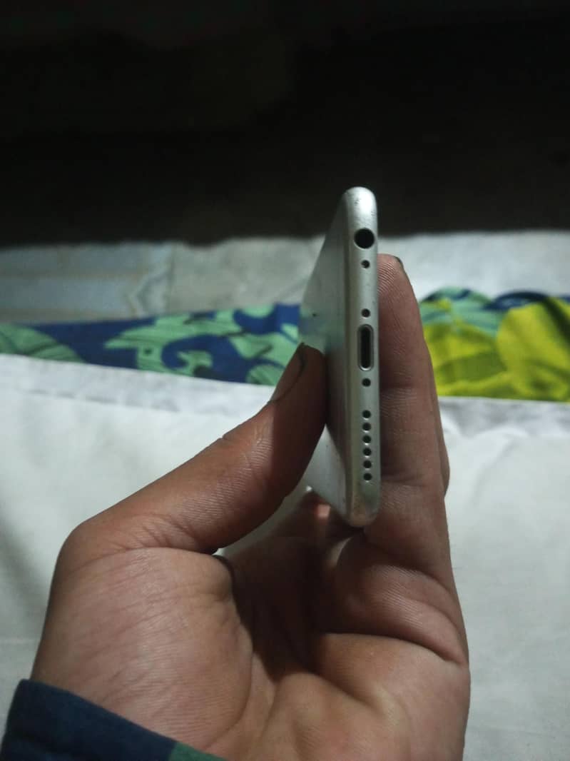 Apple iPhone 6 3