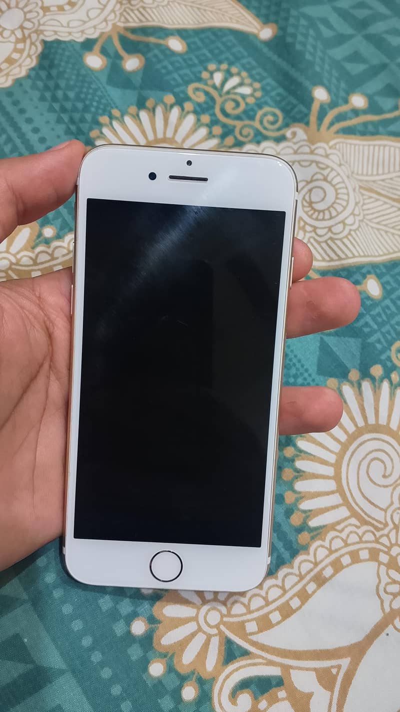 Apple iPhone 7 0