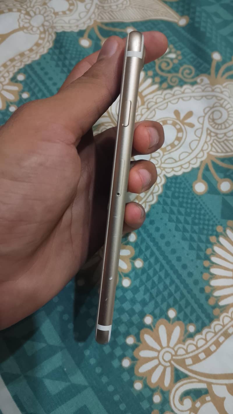 Apple iPhone 7 1