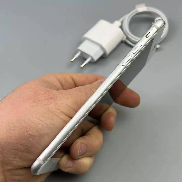 Apple iPhone 7 Plus 2