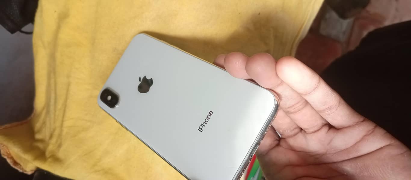 Apple iPhone X 3