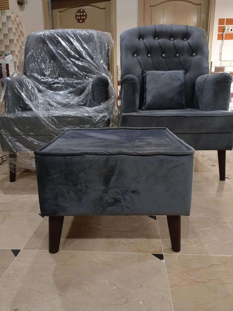 2 large Sofa Chairs With table 1