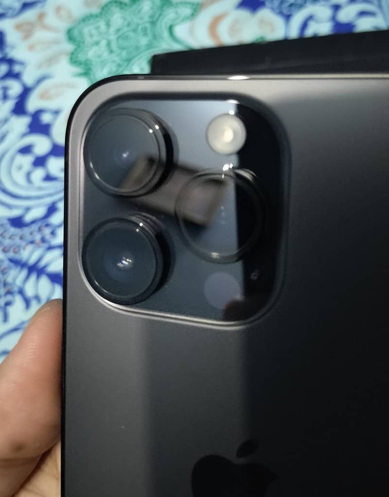 Apple iPhone 14 Pro 2