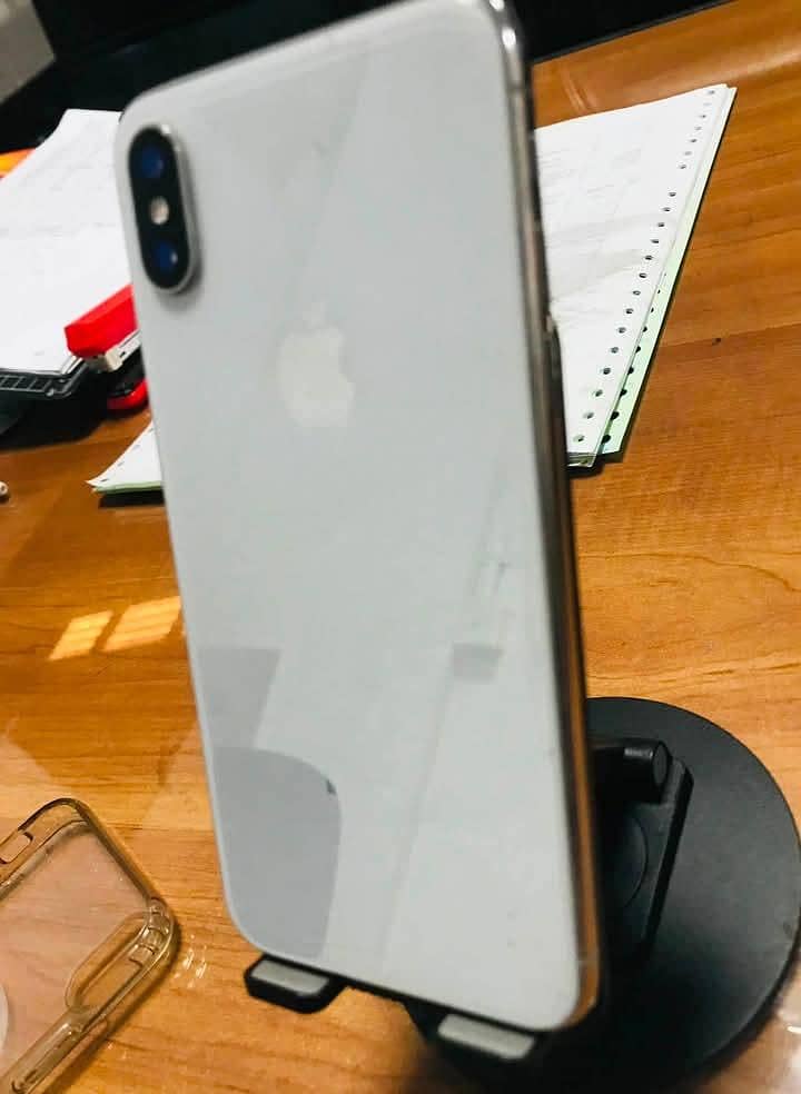 Apple iPhone X 3