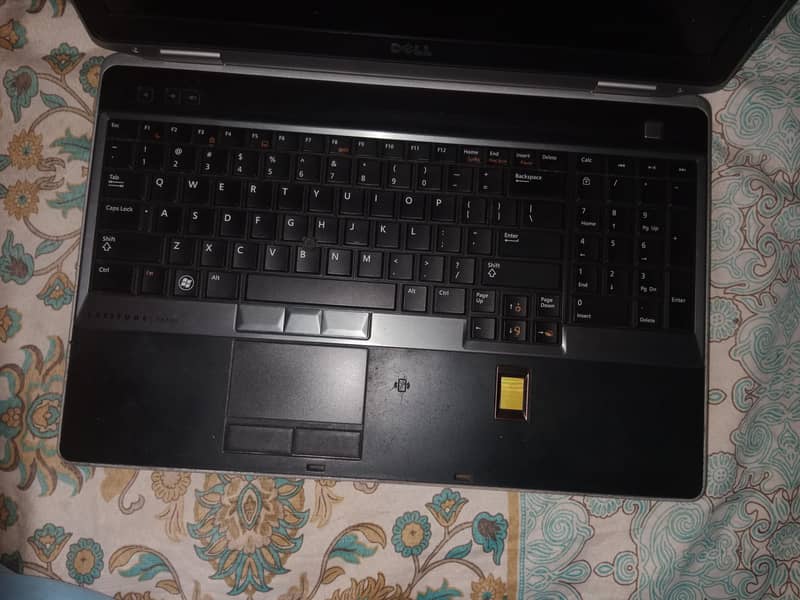 latitude E6530 4
