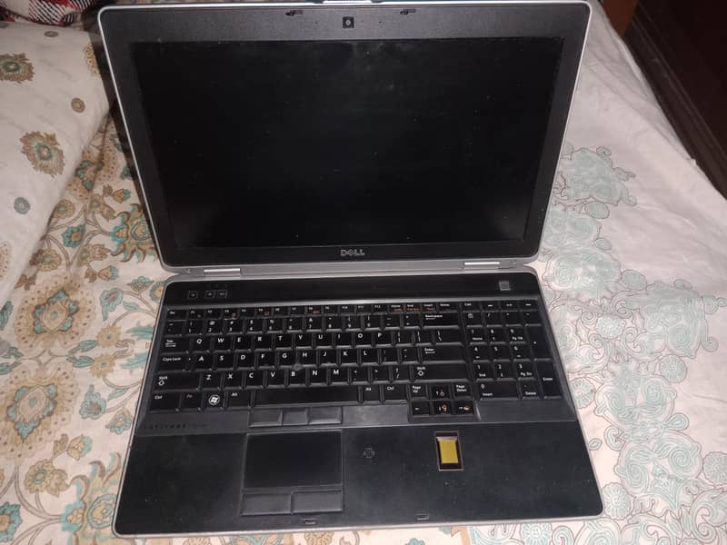 latitude E6530 5