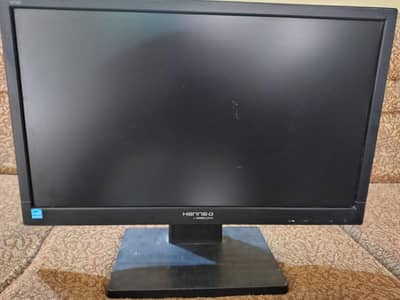 20inc lcd used 10/10 condition single hand use