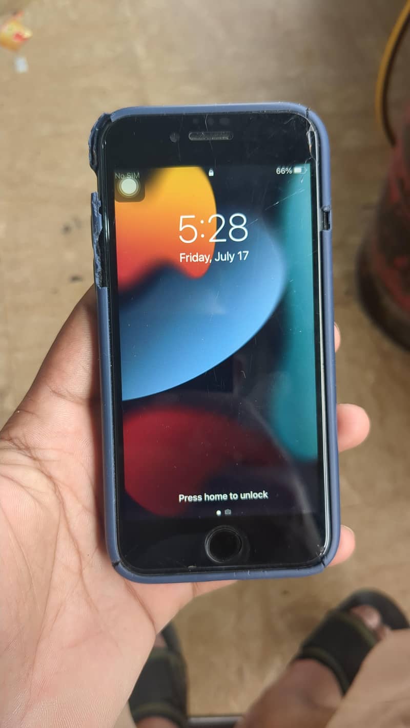 Apple iPhone 7 0