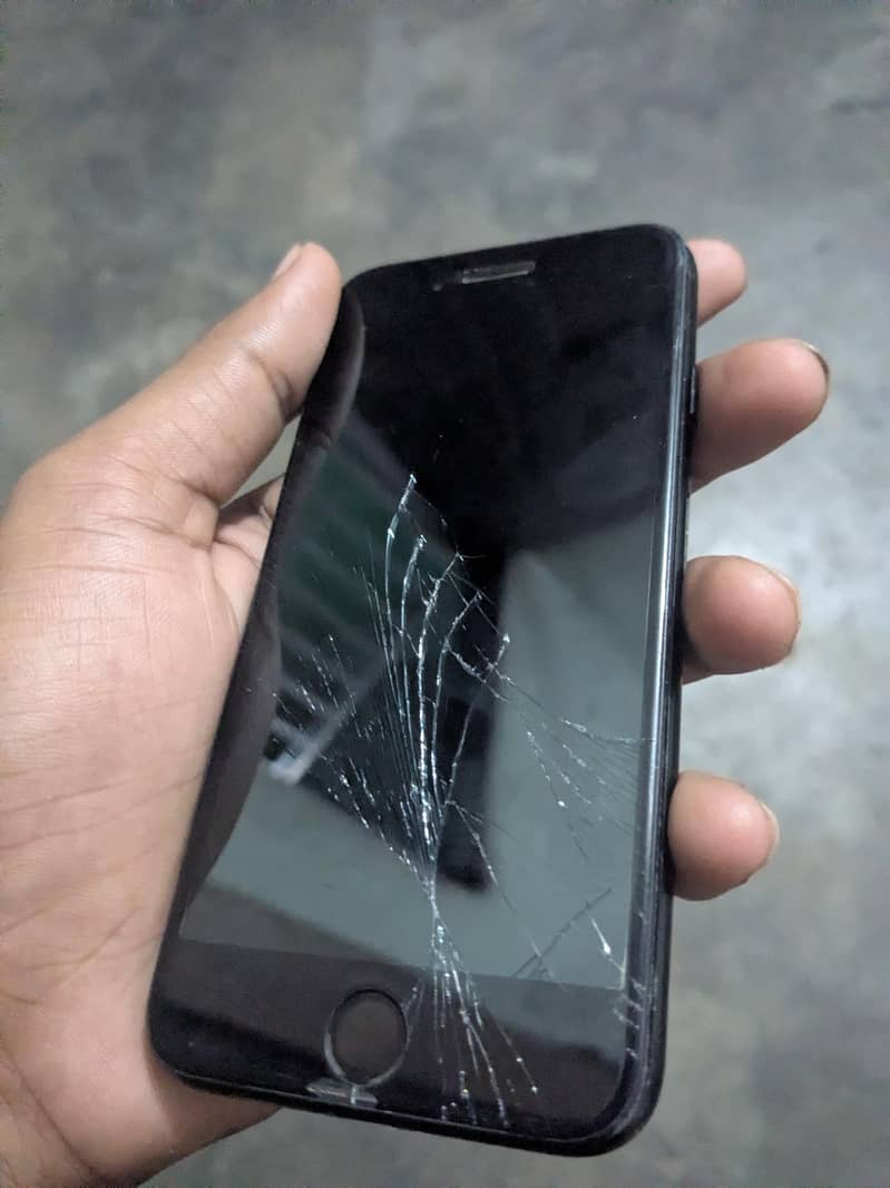 Apple iPhone 7 1