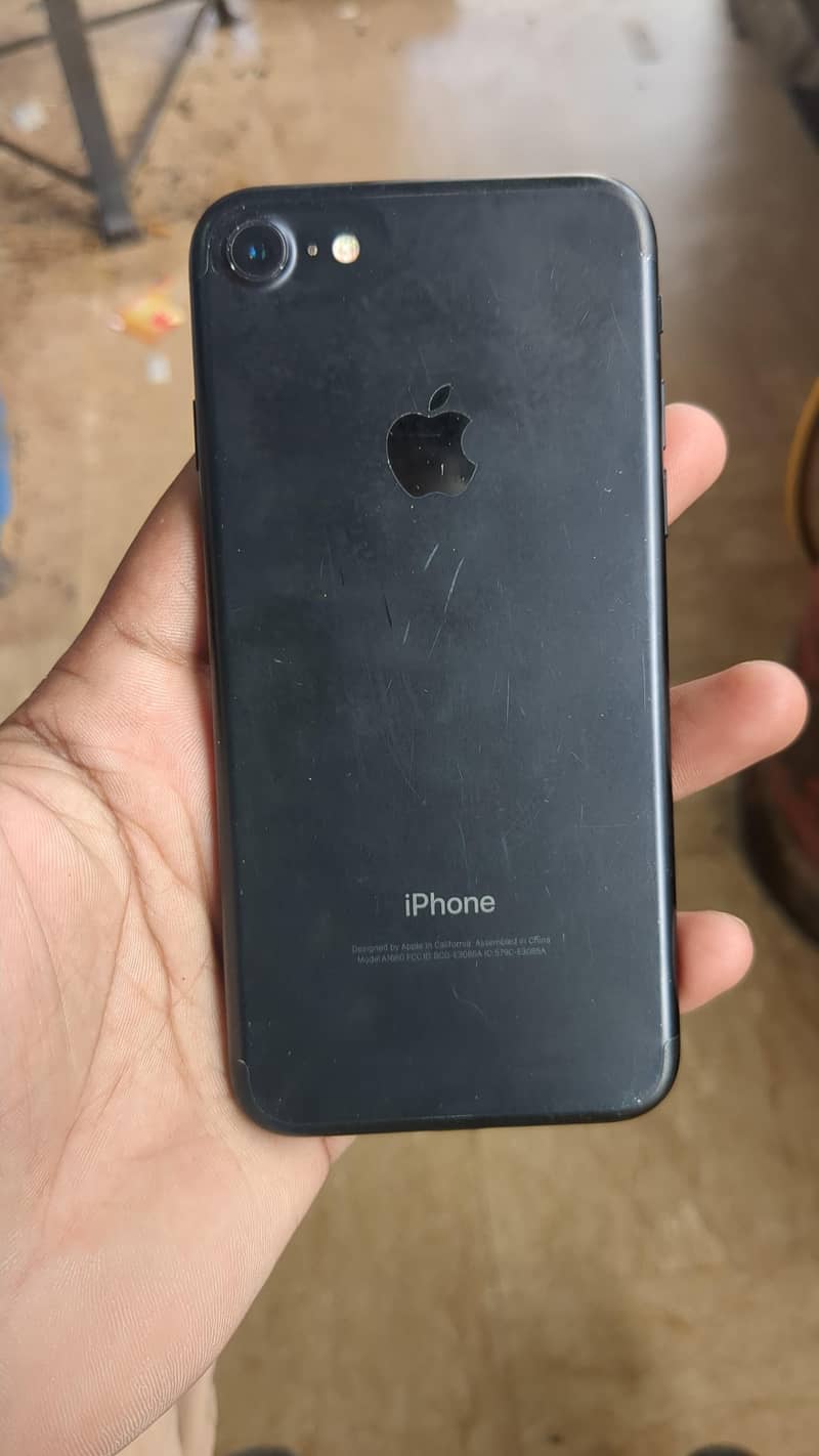 Apple iPhone 7 3