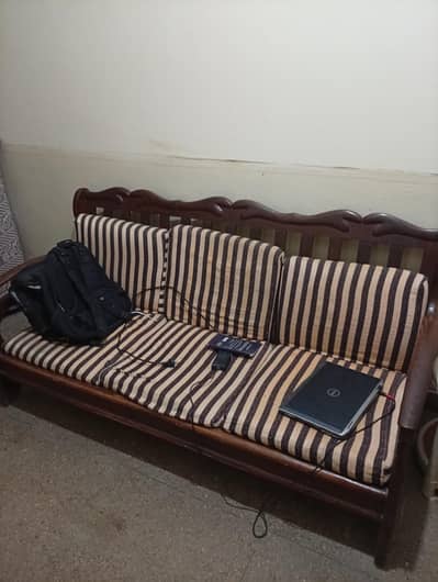 5 seater sofa set in good condition.