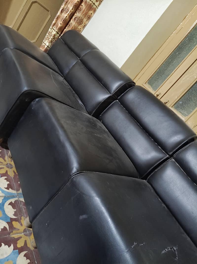 4 sofas 0