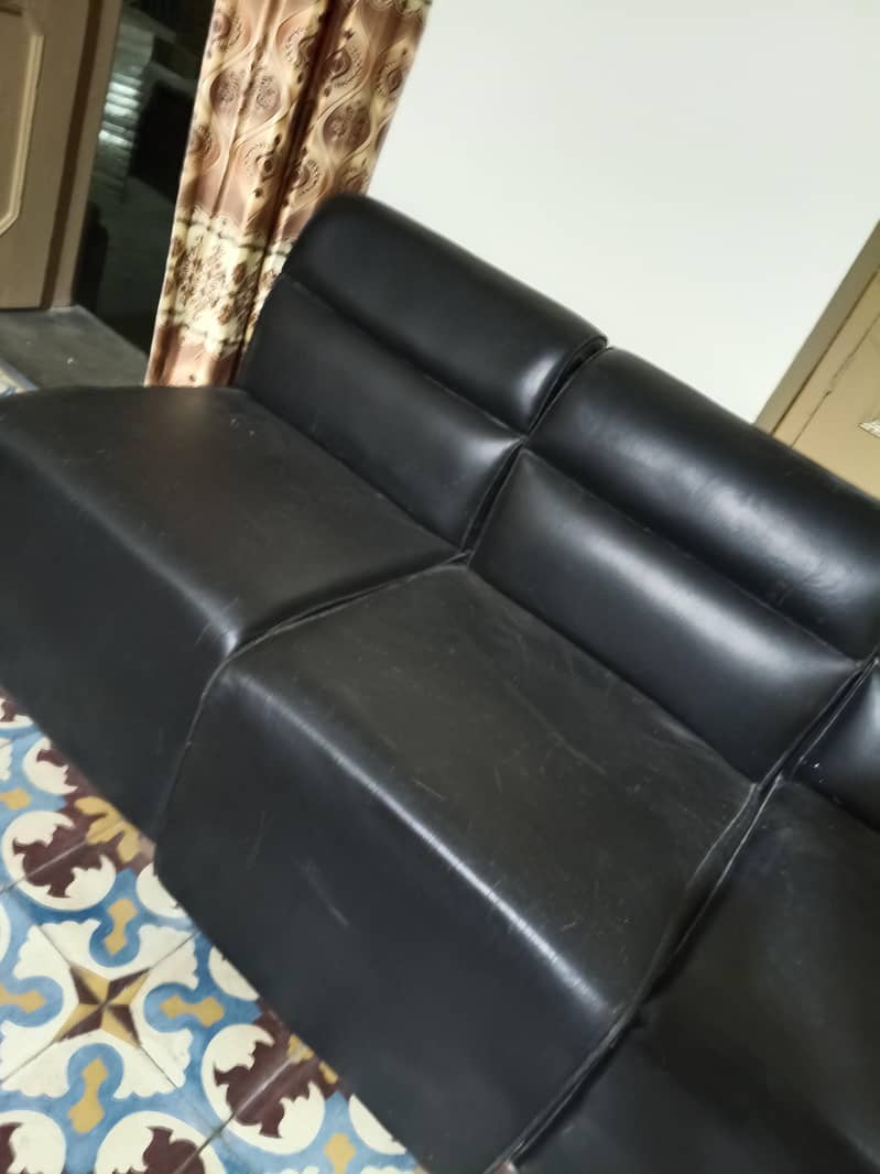 4 sofas 1