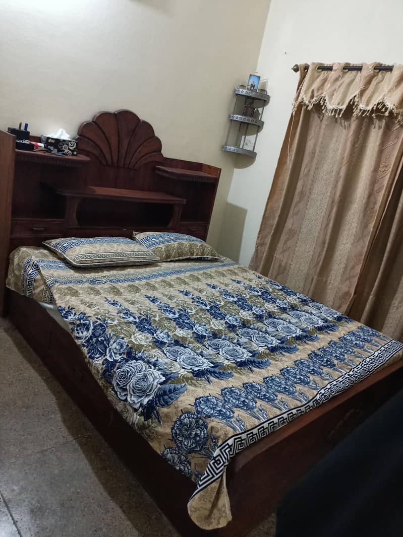 King size bed 1