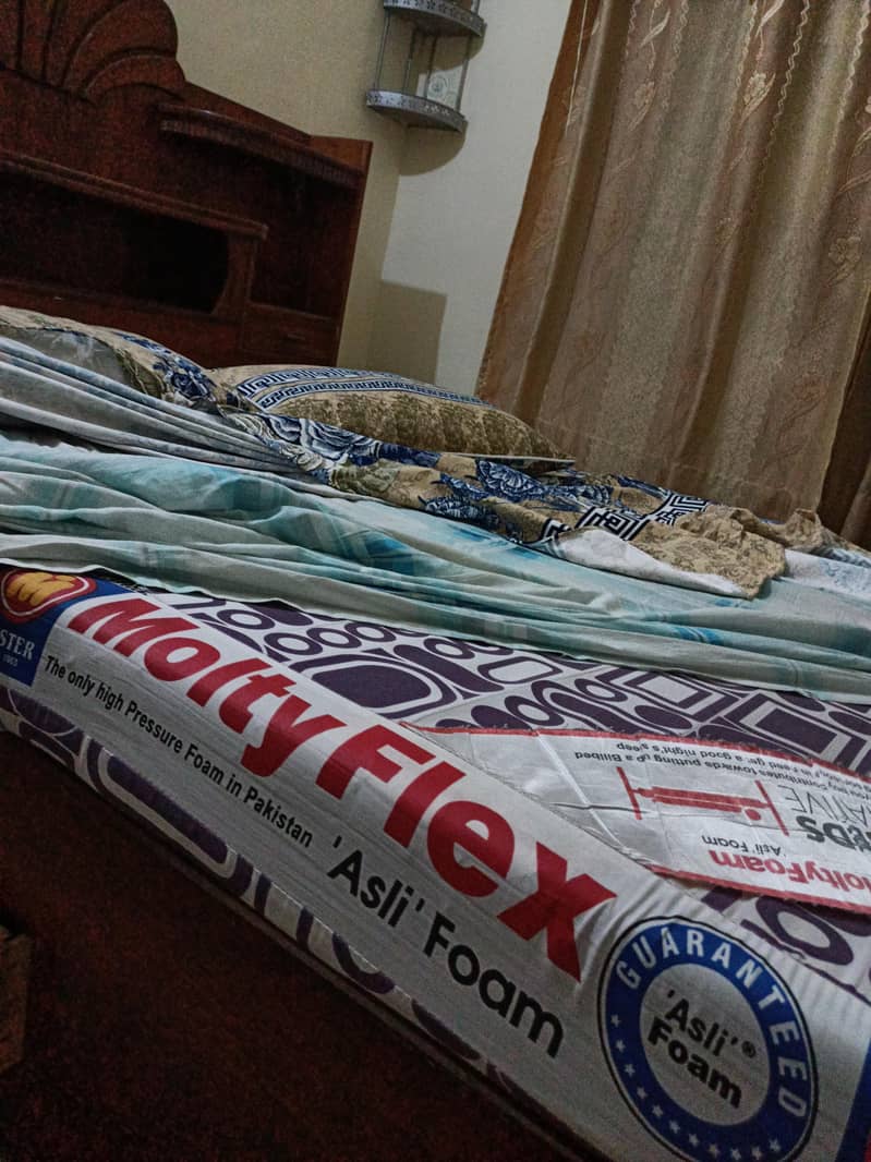 King size bed 5