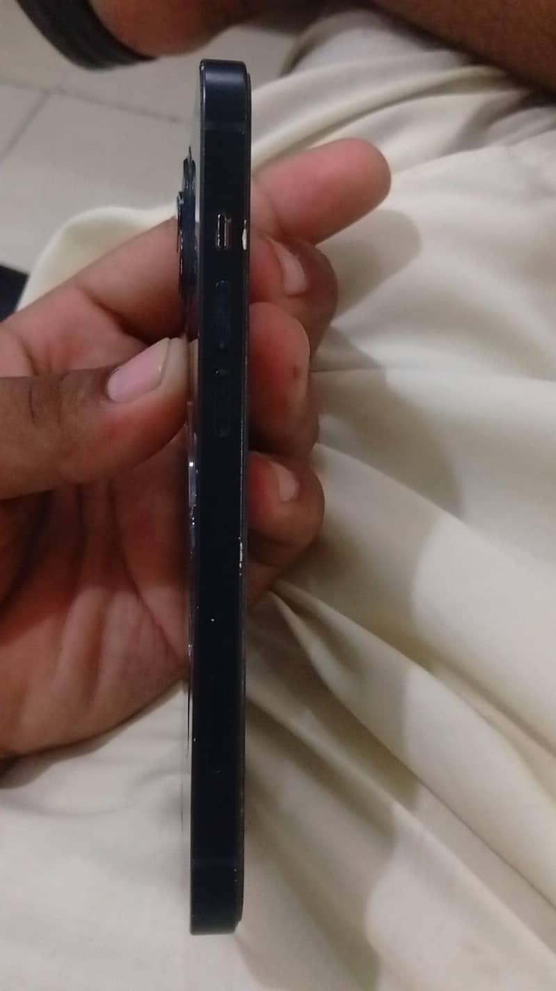Apple iPhone 13 3