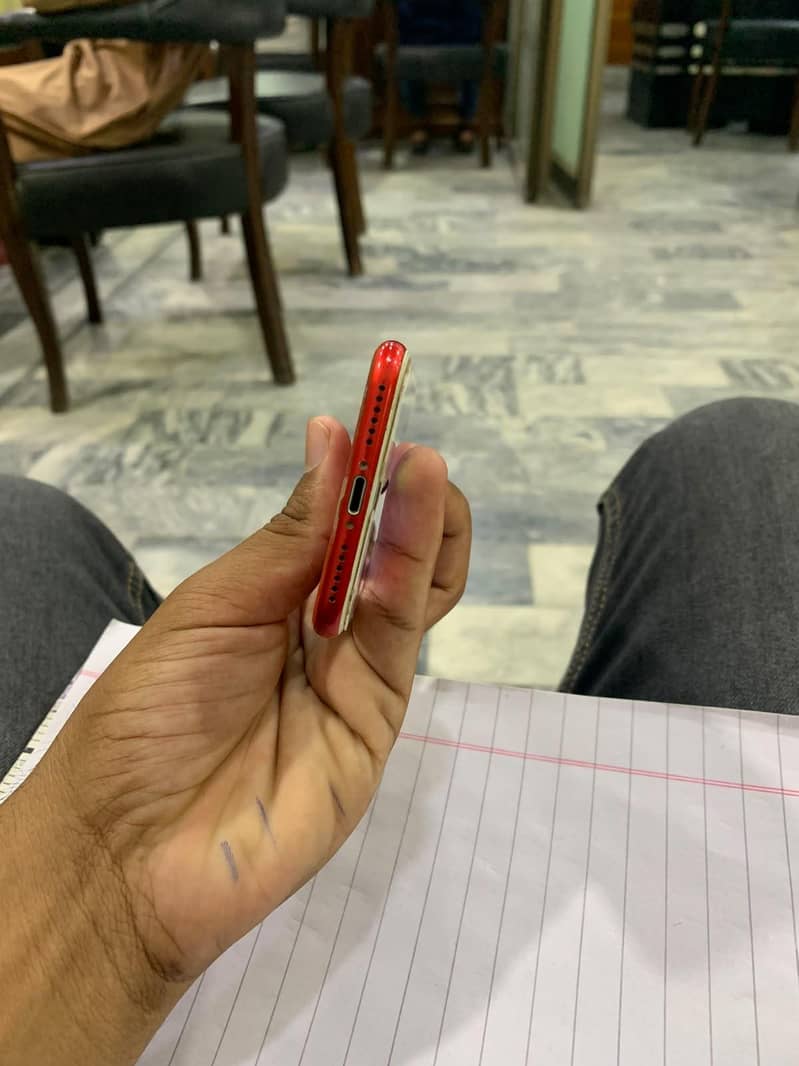 Apple iPhone 7 0