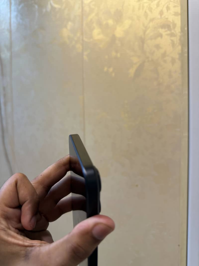 IPhone 16 3