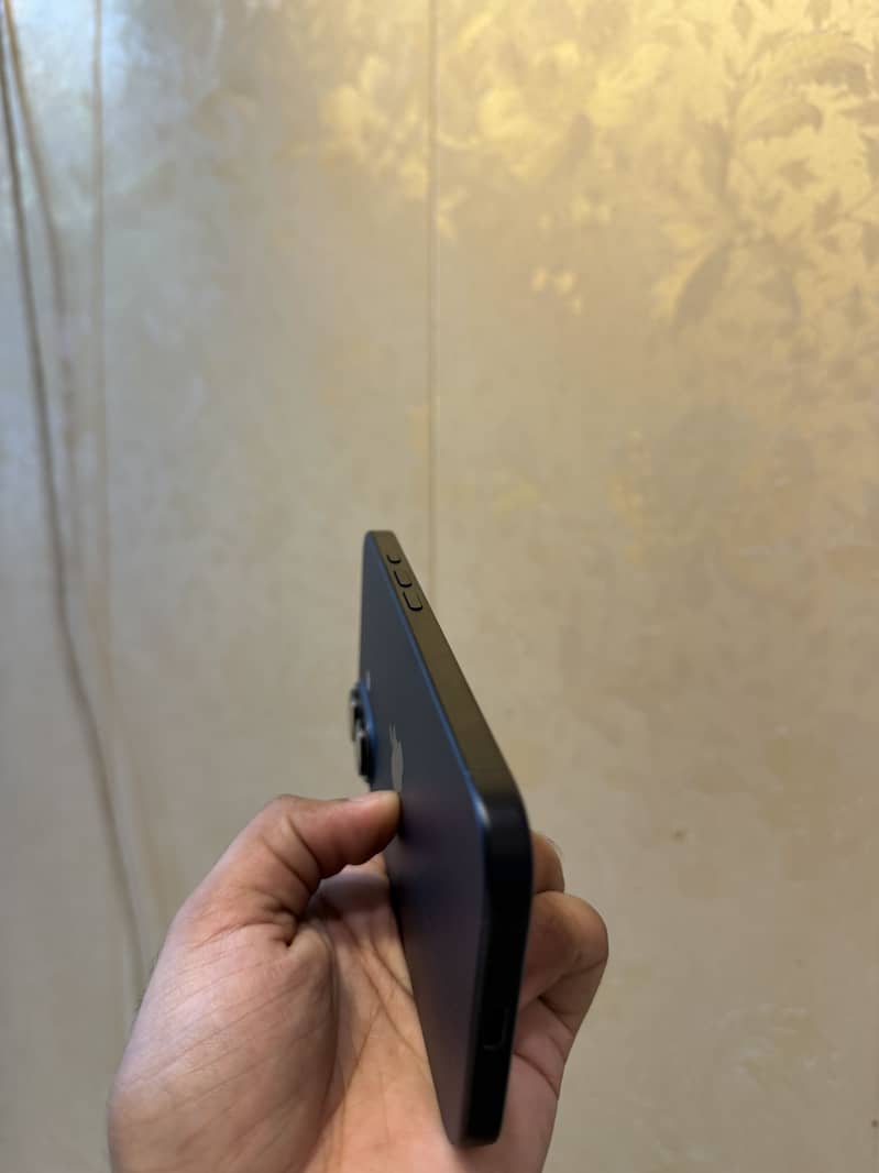 IPhone 16 4