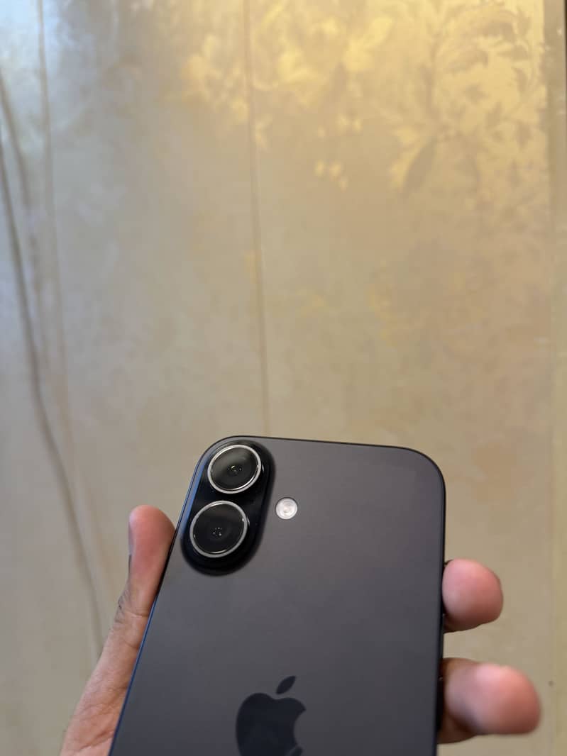 IPhone 16 6