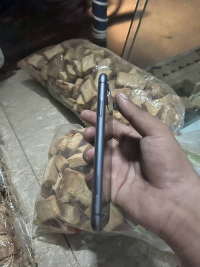 iPhone 11 factory unlock