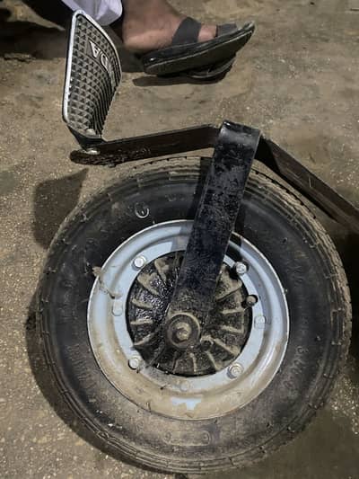 2 side wheels for 70cc