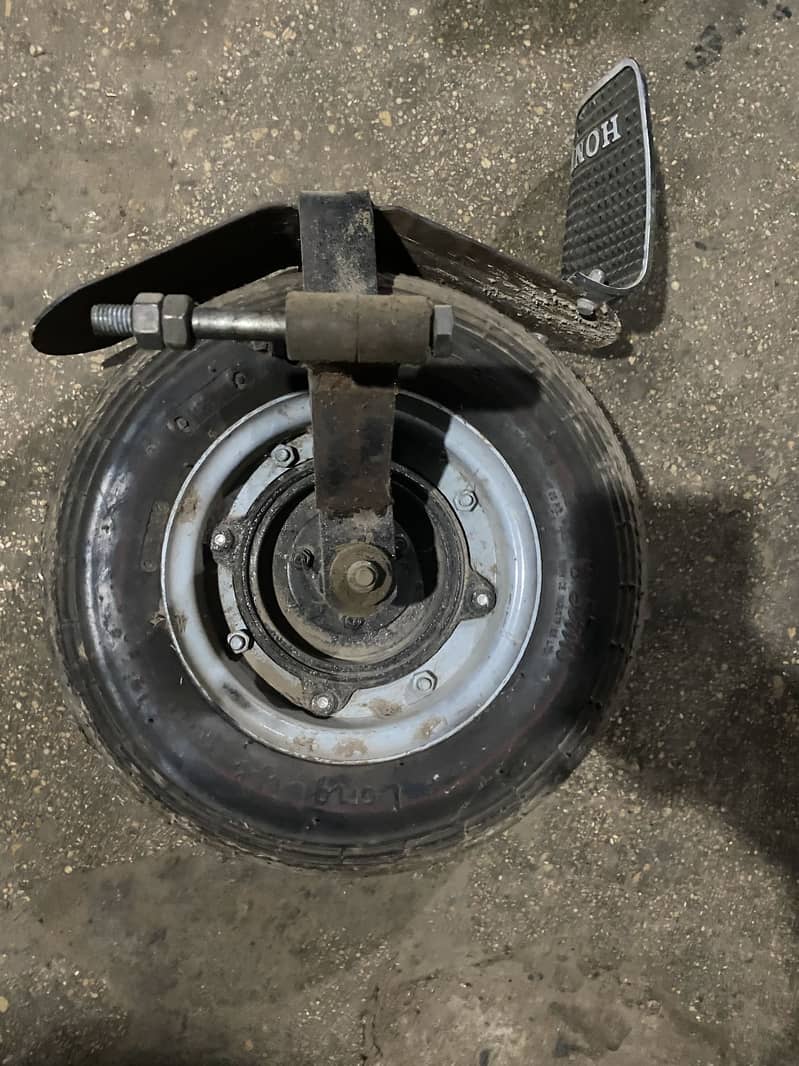 2 side wheels for 70cc 3