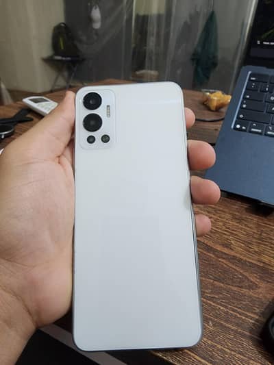 Infinix Hot 12