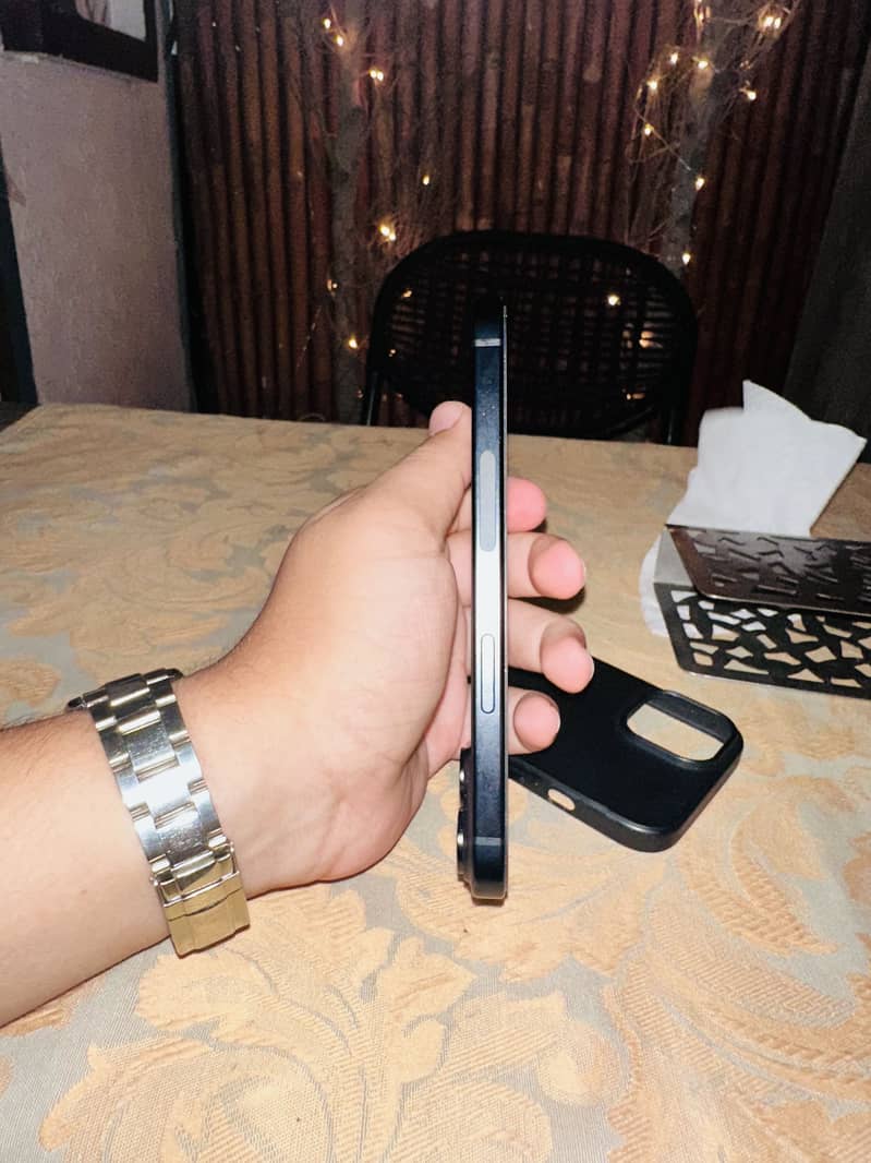 Apple iPhone 15 2