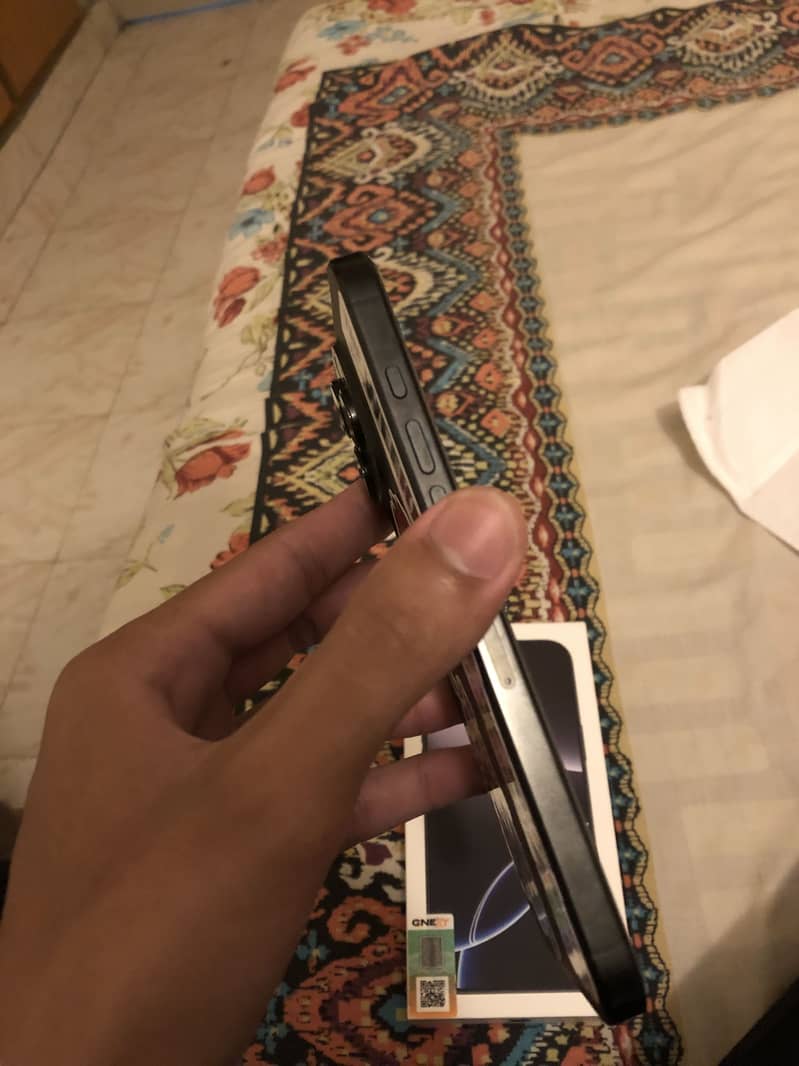 IPHONE 16 PRO MAX 2