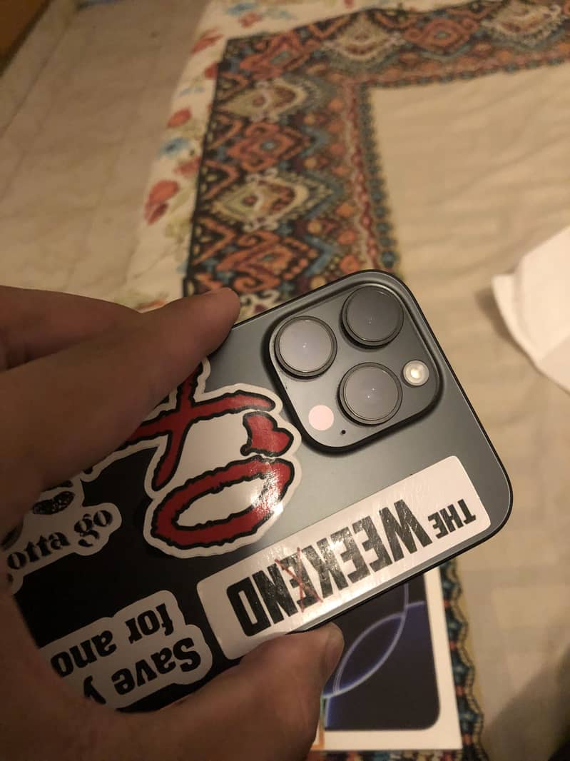 IPHONE 16 PRO MAX 4