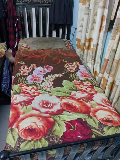 2 single bed with metress