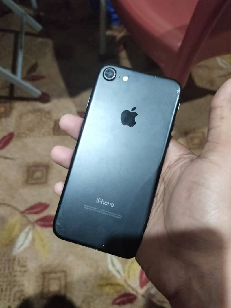 Apple iPhone 7 0