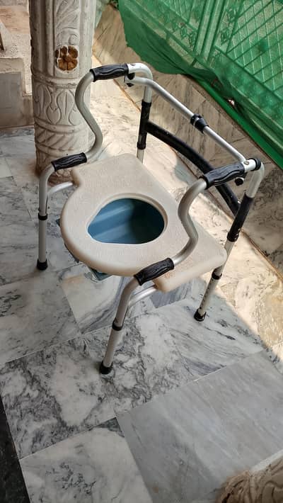 toilet chair